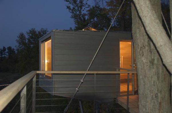 Tiny Tree House in New York by Baumraum exterior