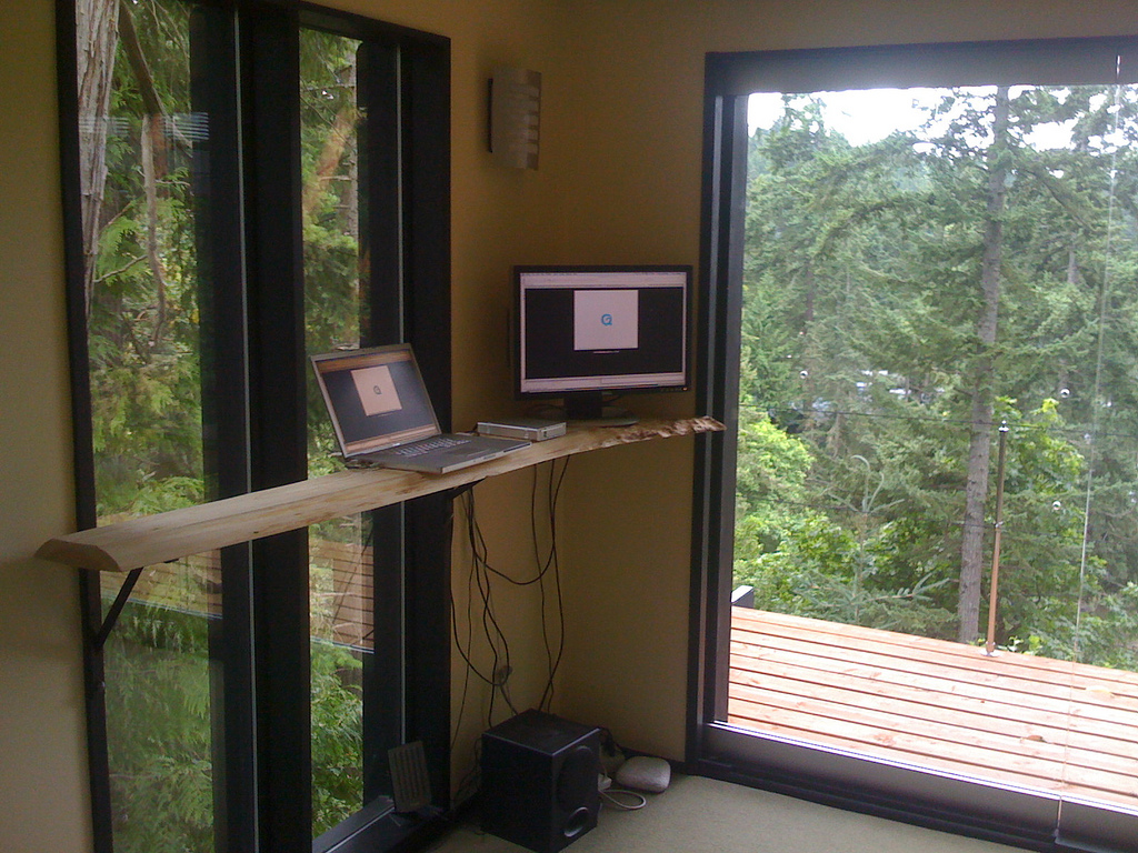 peter frazier lifehacker tiny house stand up computer station