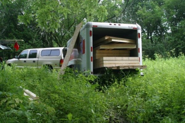 dennis-cabin-in-trailer