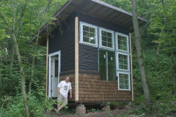 dennis-in-front-of-cabin