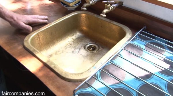 Handmade Forest House in Oregon - Sink