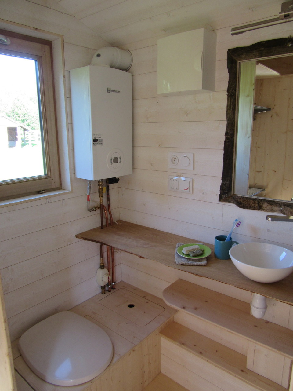 La Tiny House - Bathroom