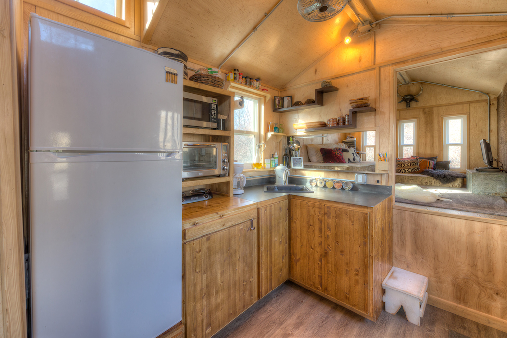 Lewis and Clarks Tiny House in Montana - Kitchen