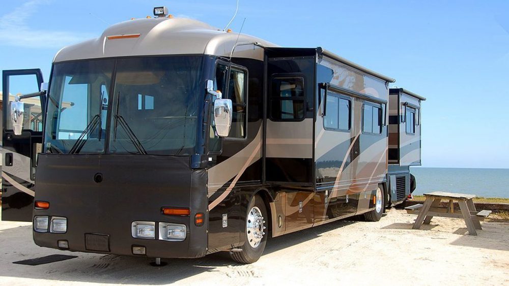 How Wide Are RVs on Average? (Class A, B, C etc.) TinyHouseDesign